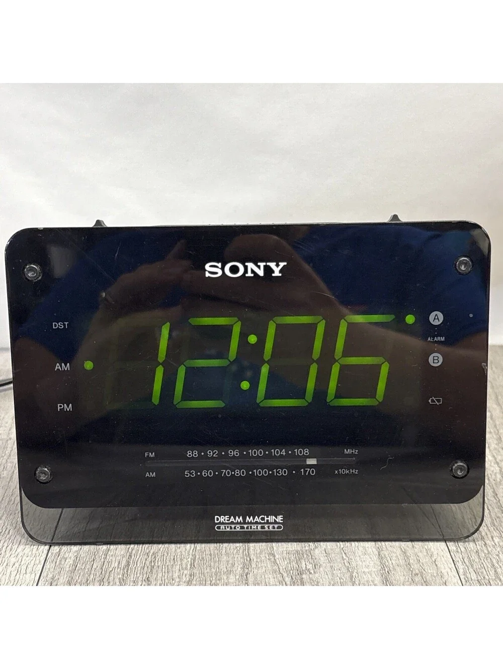 Sony Dream Machine Dual Alarm Clock Radio (Model ICF-C414)